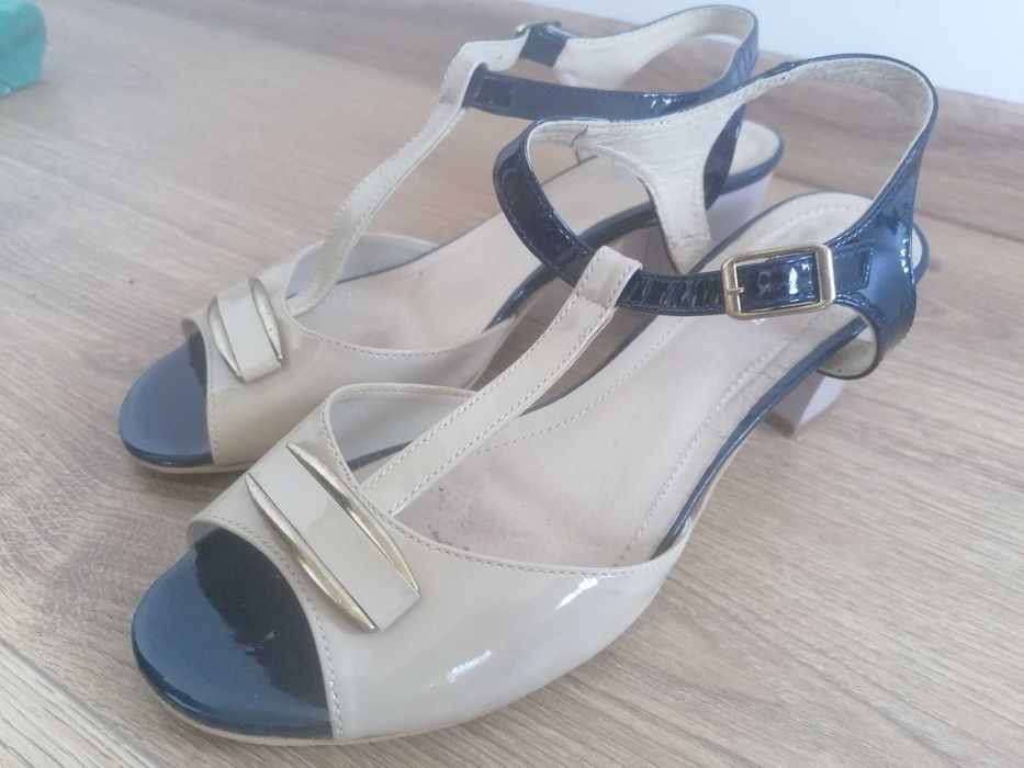 Buty damskie na obcasie botki 39