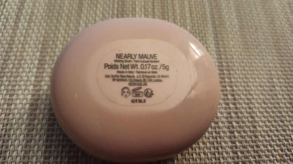 Róż Rare Beauty polecam