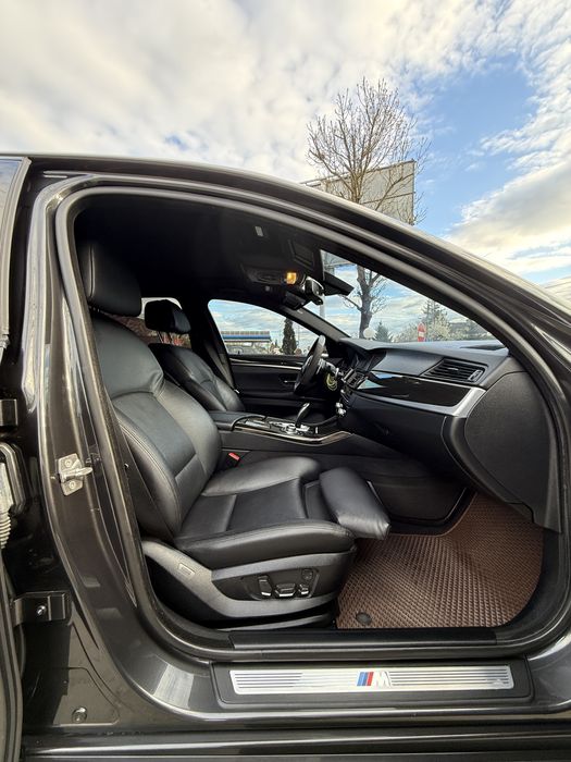 Продаж 535і BMW  2012 рік 3,0 Бензин