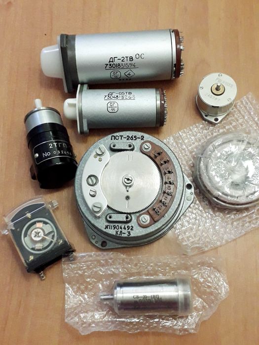 Электродвигатели, электроприборы, удлинитель.