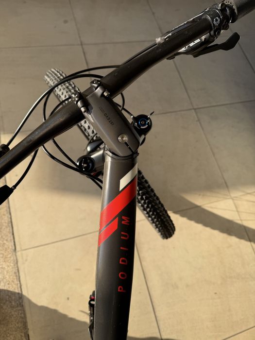 Bicicleta mondraker podium em carbono