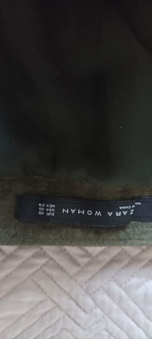 Vendo casaco de capucho e saia de pele de senhora