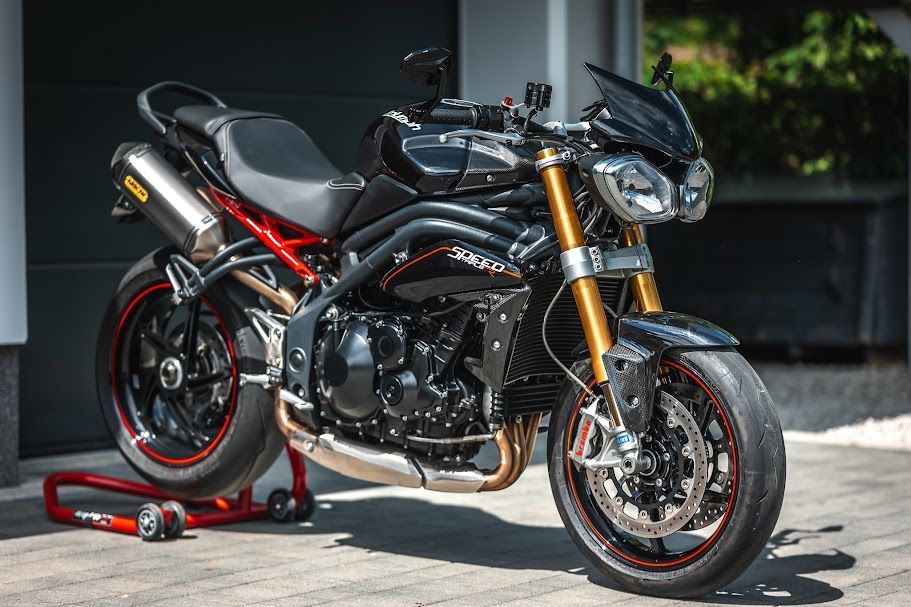 Triumph Speed Triple Speed Triple Wersja R  Ohlins Brembo PVM Arrow Carbon Highsider