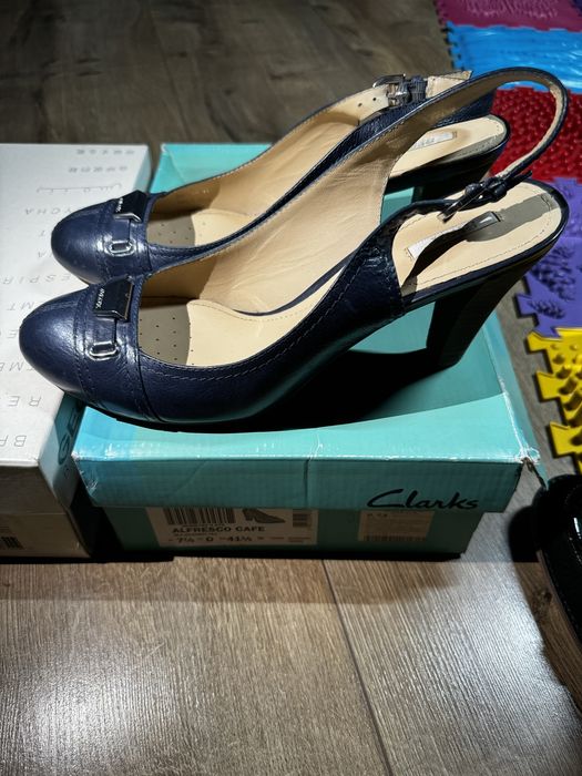 Взуття босоніжки Geox, туфлі Clarks 41 розміру