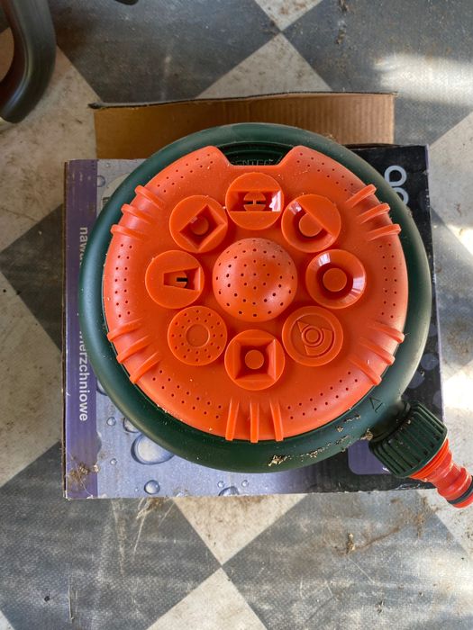 Rozpryskiwacz spryskiwacz do wody ogrodu wąż 8 funkcji zraszacz