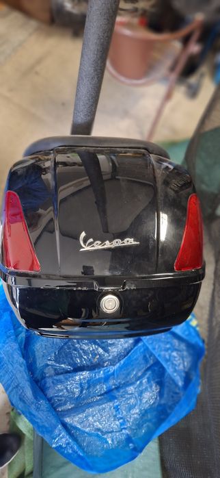 Top case com suporte  Vespa GTS 125cc co fechadura danificada