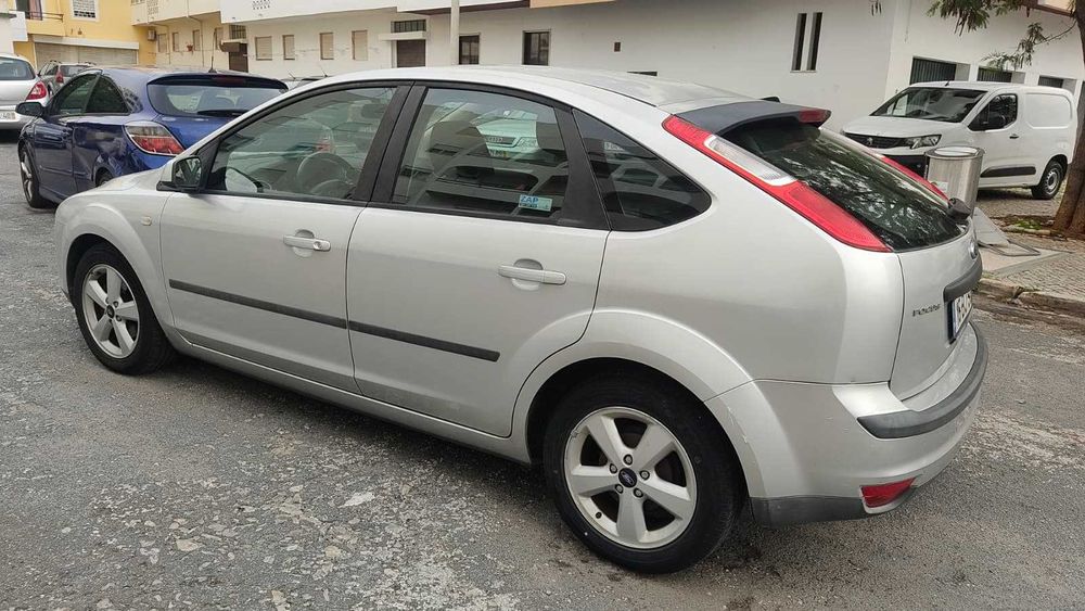 Ford Focus 1.4 gasolina