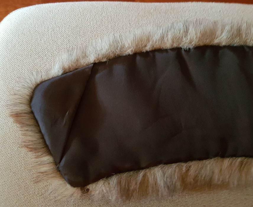 Gola em pelo sintético