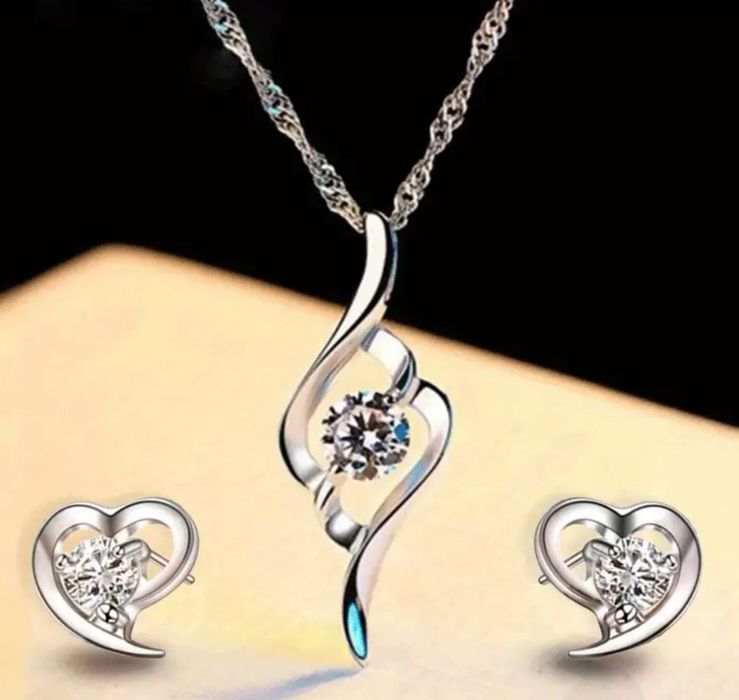 Colar + Brincos Coração Prateado NOVO