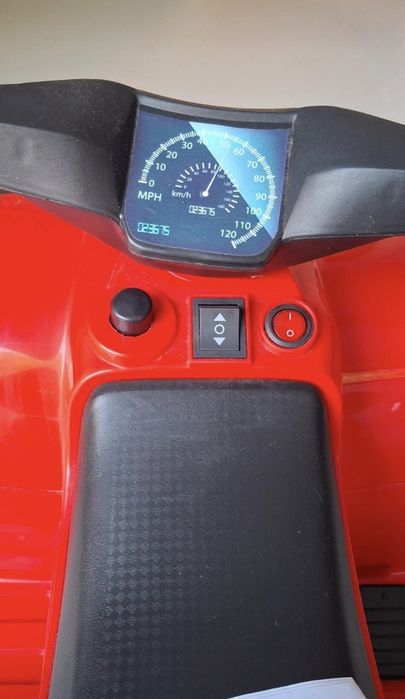 Carro eléctrico infantil
