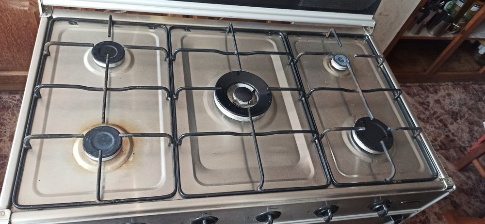 Fogão Inox com 5 bocas e forno