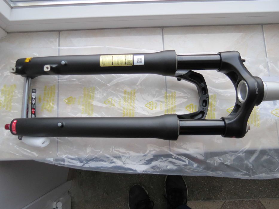 Вилка велосипеда с осью Sr Suntour SF18 MOBIE25 Coil Lo R DS матовая