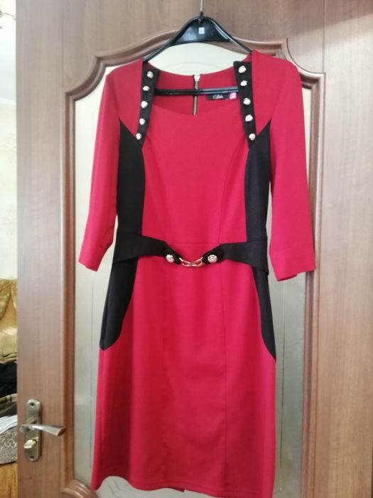 Продам платье 44 размера