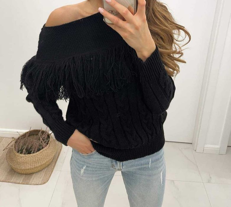 Sweter Moris czarny frędzle uniwersalny