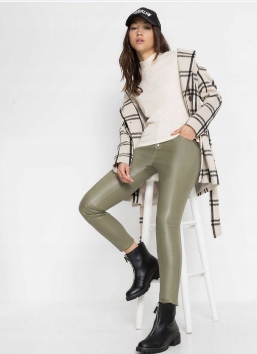 Штани оливкові з екошкіри 40