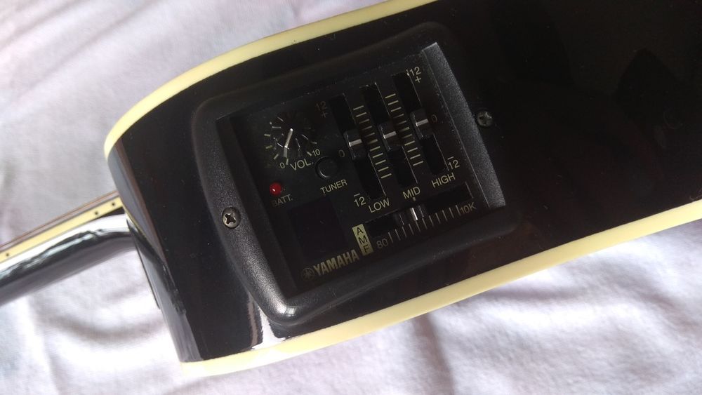 Violão eletrico YAMAHA APX em excelente estado