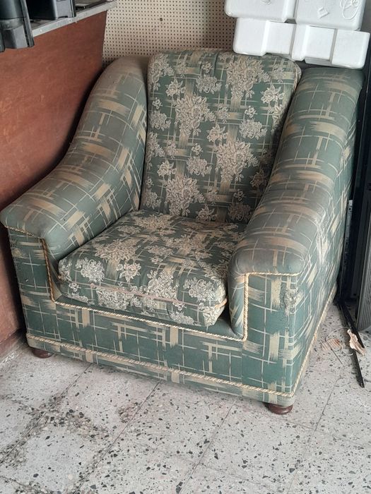 2 cadeirões poltronas maples antigos GRÁTIS