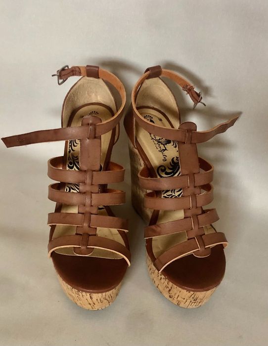 Sandálias Strapy