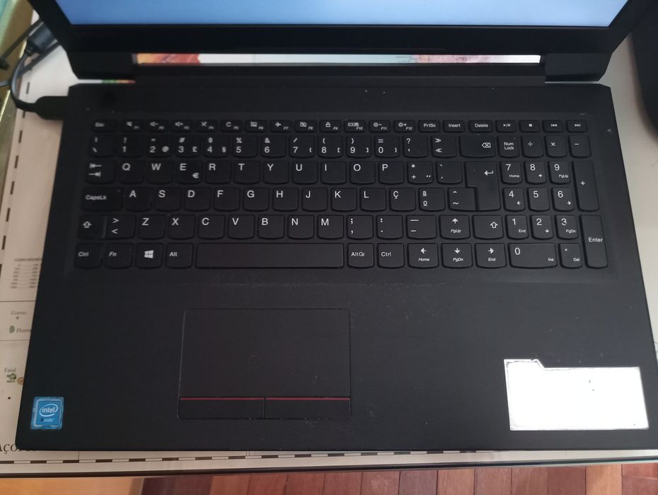 Portátil Lenovo V110-15IAP