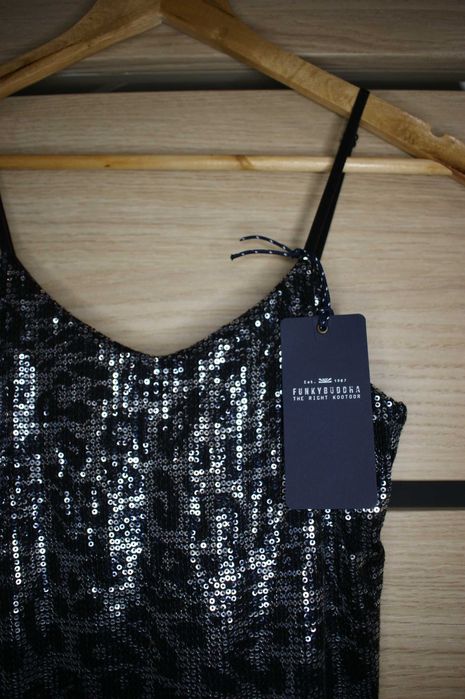 Sukienka midi z cekinami opinający tył Funky Buddha rozmiar S NOWA