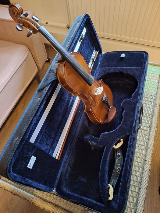 Skrzypce uczniowskie.