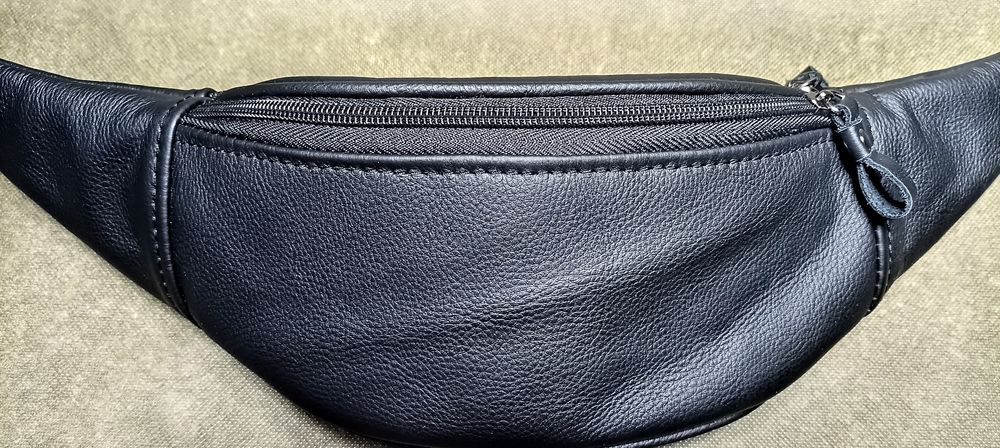Шкіряна бананка, поясна сумка на стегно.