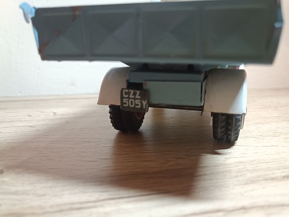 Zabawka PRL Żbik Stan Kolekcjonerski