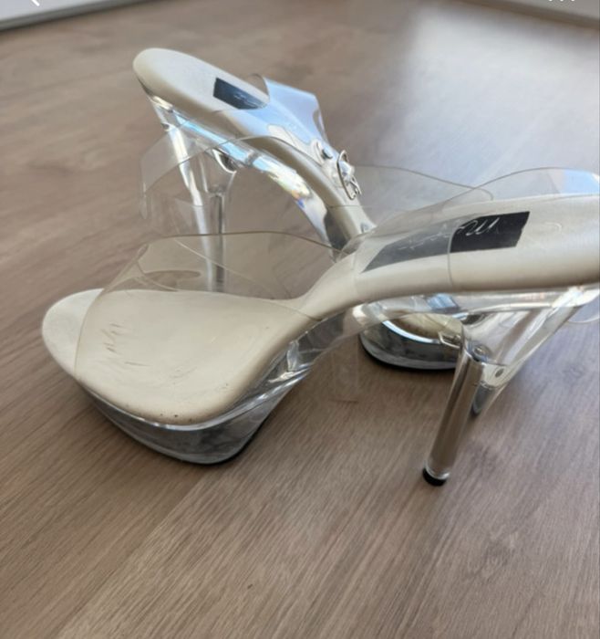 Sandália/ sapato competição