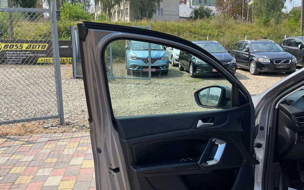 Peugeot 308 2015