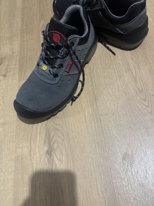 Vendo bota biqueira de aço 39