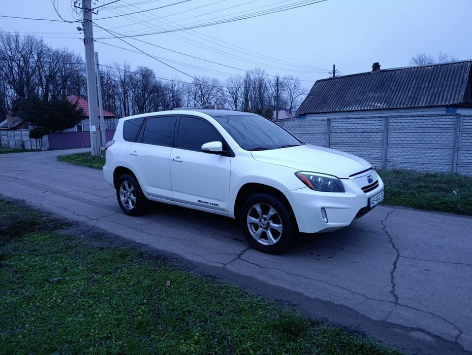 Продам Тайоту елктро