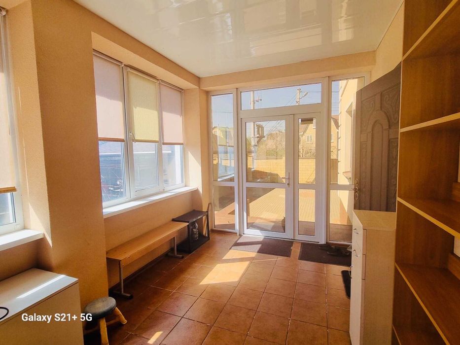 Долгосрочная аренда половині 2 єт. дома 145 кв.м. в с.Осещина