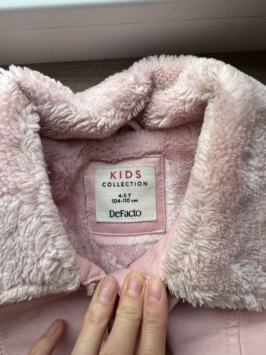 Рожева шкіряна куртка з утепленням 104-110