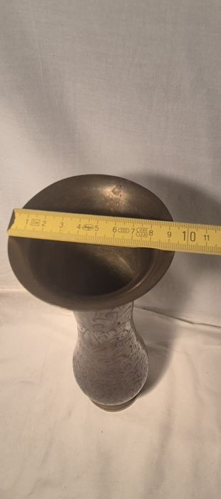 Stary mosiężny wazon Indie