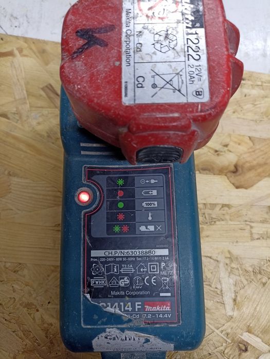 Ładowarka z baterią Makita starszego typu