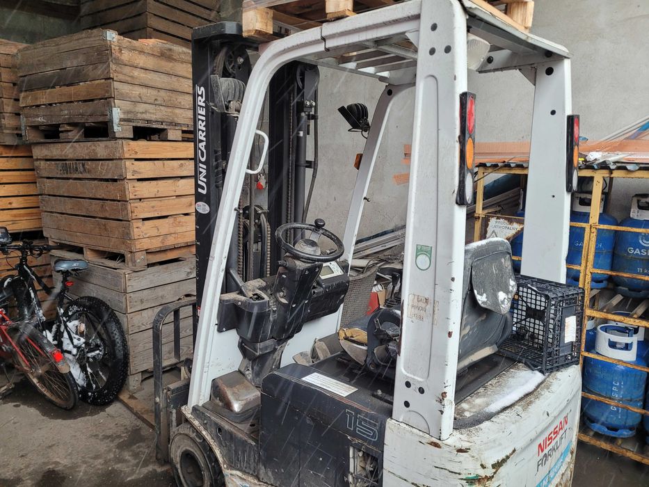 Wózek widłowy elektryczny Nissan Forklift