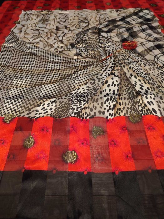 sztuczny jedwab marki Re Collection.