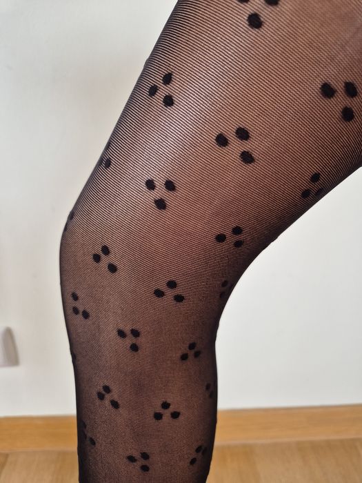 Rajstopy Calzedonia s/m i m/l czarne w kropki 30 den.