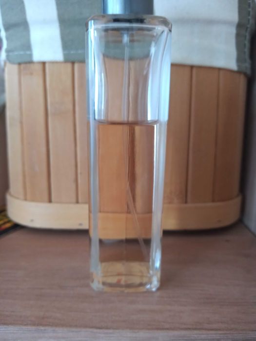 Avon Femme dezodorant perfumowany 75ml