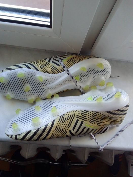 Buty piłkarskie adidas nemezis