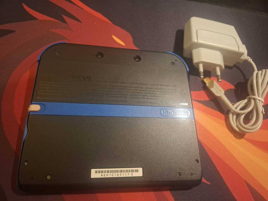 (preços em separado na descrição) Bundle Nintendo 3DS XL cinzenta modificada 64 GB + Nintendo 2DS preta e azul modificada 64 GB