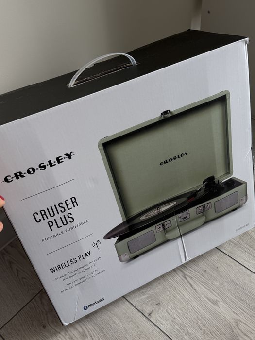 Вініловий програвач Crosley Cruiser Plus (CR8005F-MT, м'ята) — Bluetooth, 3 швидкості
