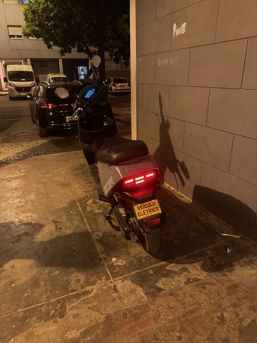 Scooter elétrica
