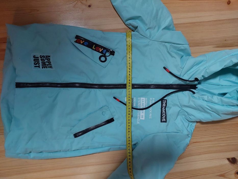 Осіння куртка для дівчинки ріст 140