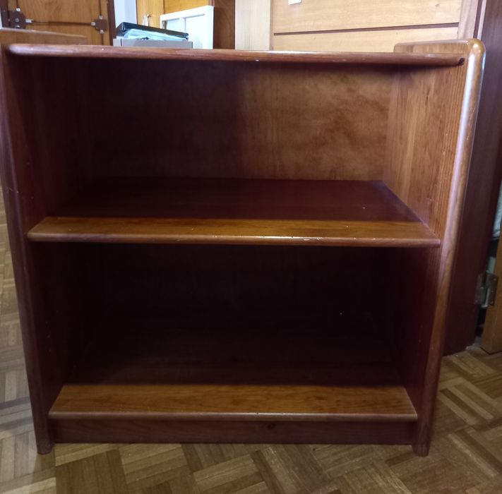 Armário,  anos 90, em madeira maciça!