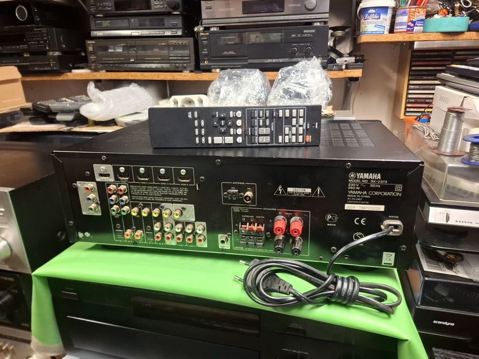 Amplituner Yamaha RX-V373 pilot optyka