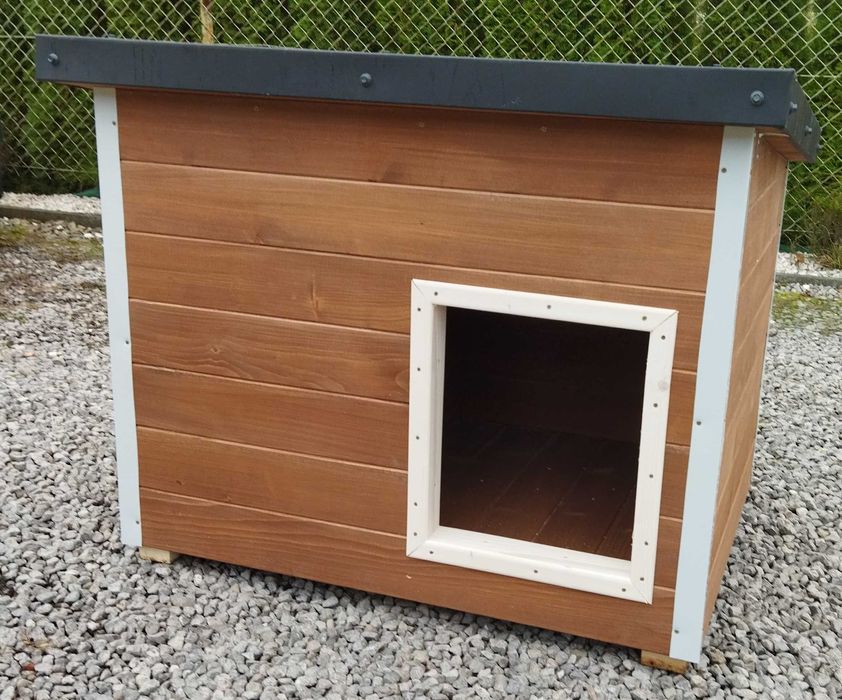 Buda dla psa drewniana