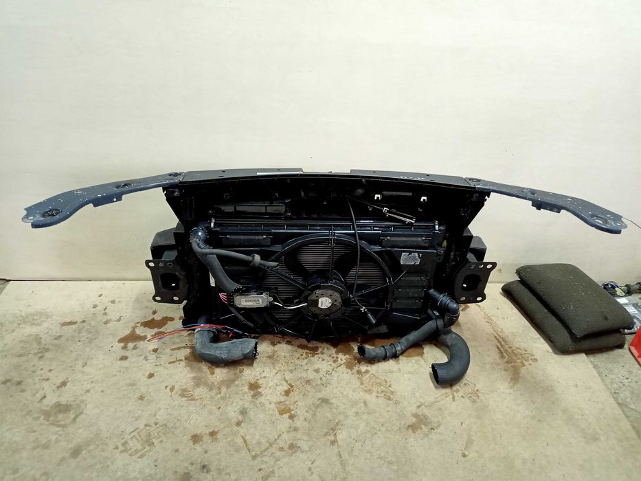 VW Volkswagen Caddy 3 Touran 2  FL lift pas przód przedni wzmocnienie