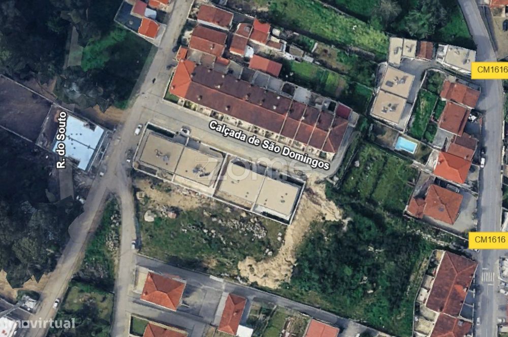 Terreno com projeto aprovado para 5 moradias.