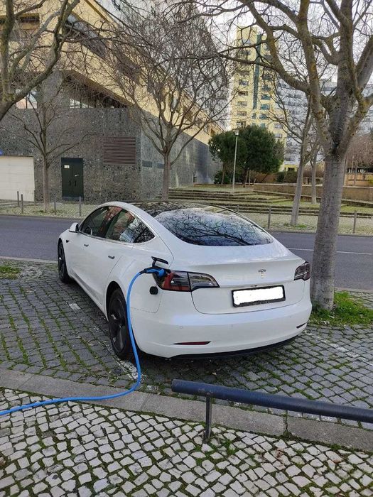 Vendo empresa TVDE com 2 Tesla